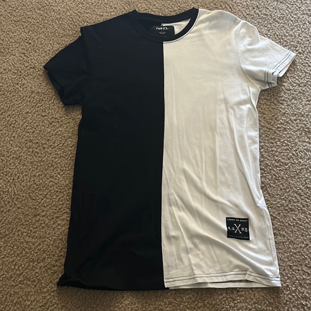 Half black half white cotton tee size small in men